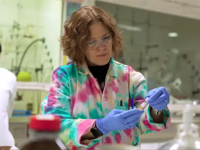Kel works in the lab